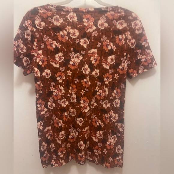 Croft & Barrow The Classic Tee Rust Colored Floral Design Size Medium NWOT - Picture 4 of 4